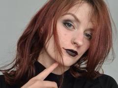 DeepNadiine - female with brown hair and  small tits webcam at xLoveCam