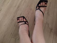 DeesseHelena - female with brown hair webcam at xLoveCam