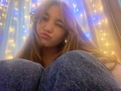 NidiaHeagy - female with brown hair and  big tits webcam at LiveJasmin