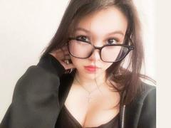 DelarySong - female with brown hair and  big tits webcam at xLoveCam