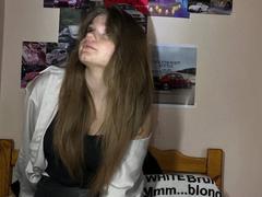 DeliaRodrick - blond female webcam at xLoveCam