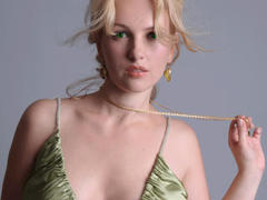 DeliciousAlba - blond female with  big tits webcam at xLoveCam