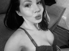 DeliciousChrissy - female with black hair and  small tits webcam at xLoveCam