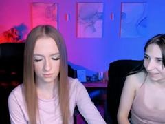 DellyChloe from xLoveCam