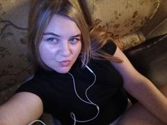DelmaMoen - blond female with  big tits webcam at xLoveCam