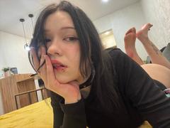 DelorasDetzler - female webcam at xLoveCam