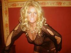 Deluxechantal-hot - blond female with  big tits webcam at xLoveCam