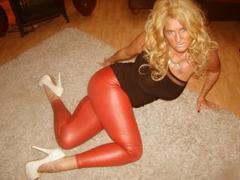 Deluxechantal-hot - blond female with  big tits webcam at xLoveCam