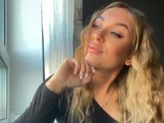 DemiMoveX - blond female with  small tits webcam at xLoveCam