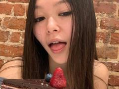 DeniseStringari - female with black hair webcam at xLoveCam