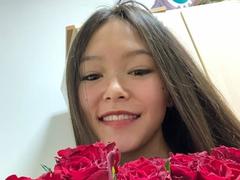 DeniseStringari - female with black hair webcam at xLoveCam