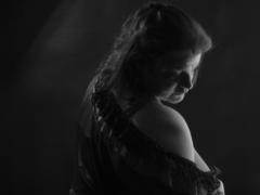 BusenwunderDolly - female with brown hair and  big tits webcam at LiveJasmin