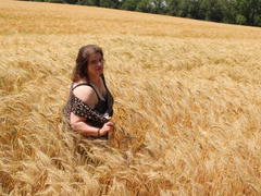 BusenwunderDolly - female with brown hair and  big tits webcam at LiveJasmin