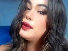 DhennisePretty from xLoveCam