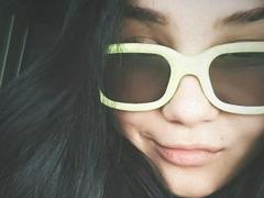 DiEmmie - female with brown hair and  small tits webcam at xLoveCam