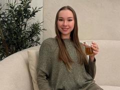 DiaHalaby - female with brown hair webcam at xLoveCam