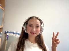 DiaHalaby - female with brown hair webcam at xLoveCam