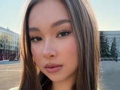 DiaHalaby - female with brown hair webcam at xLoveCam