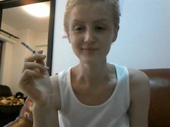 YeahGIA - blond female with  big tits webcam at xLoveCam