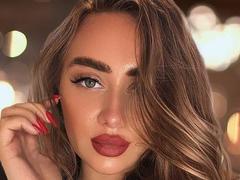 DiamndDiva - female with black hair and  small tits webcam at xLoveCam