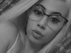 DiamondHottieX - blond female webcam at xLoveCam