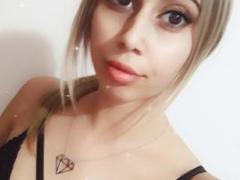 DiamondHottieX - blond female webcam at xLoveCam