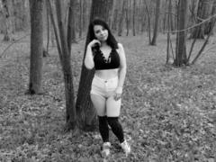 DiamondStar69 - female with brown hair webcam at xLoveCam