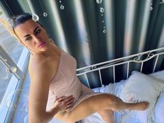 DianaMGG - female with brown hair webcam at xLoveCam