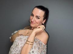 DianaMGG - female with brown hair webcam at xLoveCam