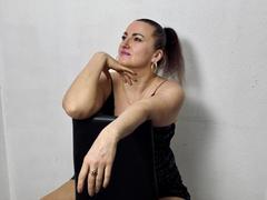 DianaMGG - female with brown hair webcam at xLoveCam