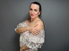 DianaMGG - female with brown hair webcam at xLoveCam