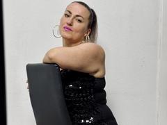 DianaMGG - female with brown hair webcam at xLoveCam