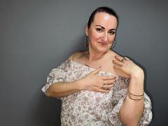 DianaMGG - female with brown hair webcam at xLoveCam