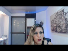 DianaPearlsMilf - blond female with  big tits webcam at xLoveCam