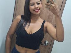 DianaRein - female with brown hair webcam at xLoveCam