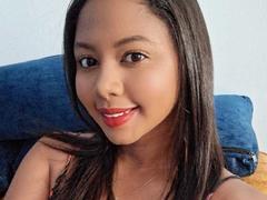 DianaReine - female with brown hair webcam at xLoveCam