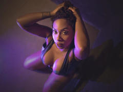 DianeAllegri - female with brown hair and  big tits webcam at LiveJasmin