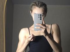 DiedraBloschichak - female with black hair and  big tits webcam at xLoveCam