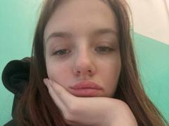 DignaHottie - female with brown hair webcam at xLoveCam