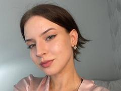 DignaMews - female with brown hair webcam at xLoveCam