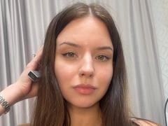 DignaMews - female with brown hair webcam at xLoveCam