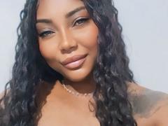 DinhaCarol from xLoveCam