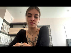 DinorahYanke - female with brown hair webcam at xLoveCam