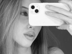 DionHolster - blond female webcam at xLoveCam