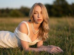 DionHolster - blond female webcam at xLoveCam