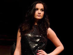 Dionisia - female with brown hair and  small tits webcam at xLoveCam