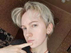DionneSzczygiel - female with brown hair and  big tits webcam at xLoveCam