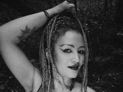 DivaMarie - female with brown hair and  big tits webcam at xLoveCam