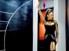 DivaMarie - female with brown hair and  big tits webcam at xLoveCam