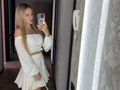 DollKira-hot - blond female webcam at xLoveCam